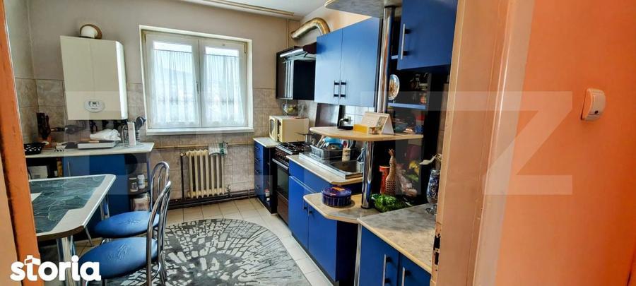 Apartament cu 4 camere decomandat în Central