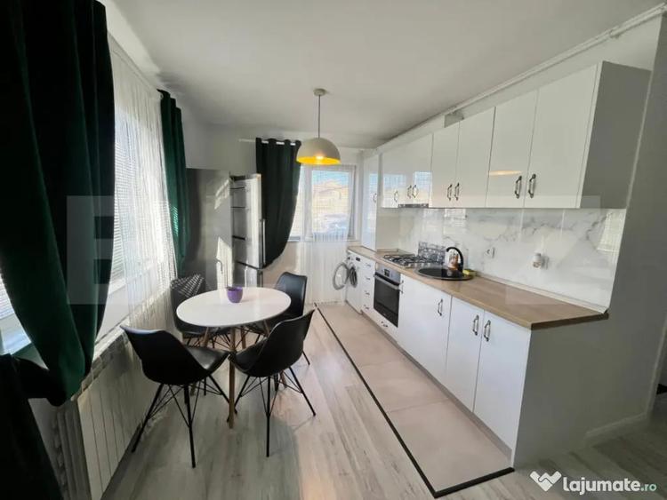 Apartament cu 2 camere semidecomandat, mobilat în Central
