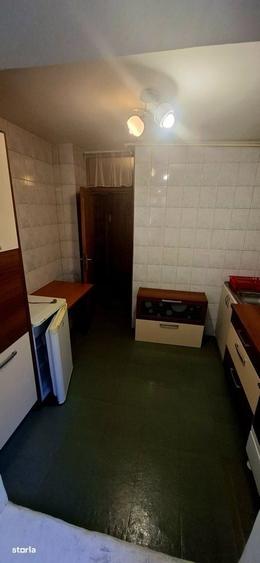 Apartament cu 2 camere decomandat în Eremia