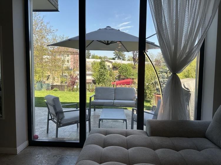 Casă cu 4 camere în Podu Roș