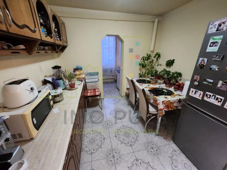 Apartament cu 2 camere decomandat, mobilat în Girocului