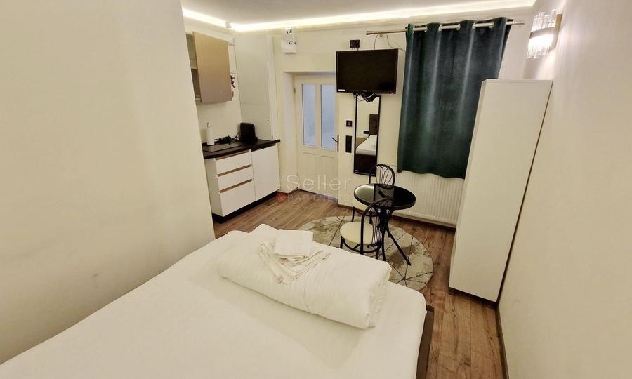 Garsonieră decomandată în Central
