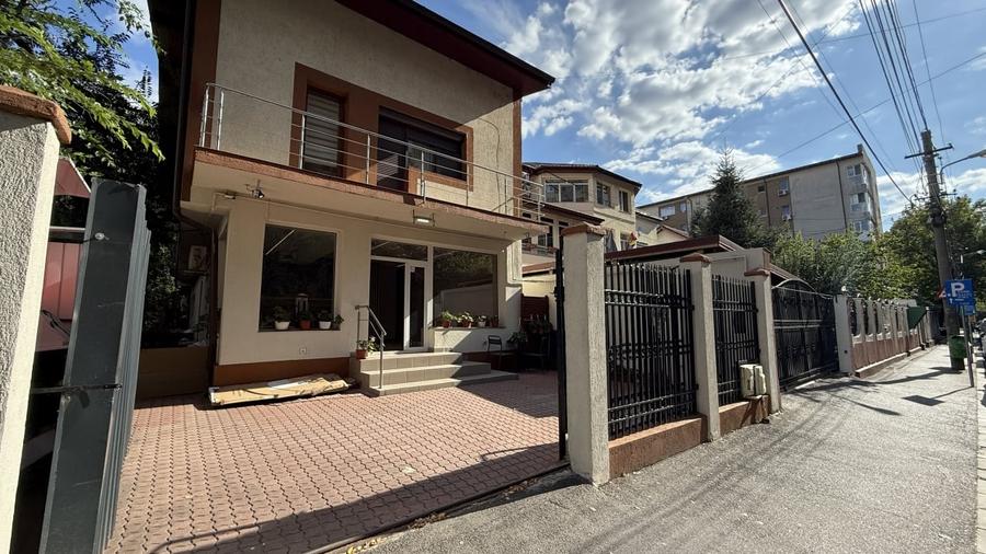 Spațiu comercial, de 40 mp, în Uverturii