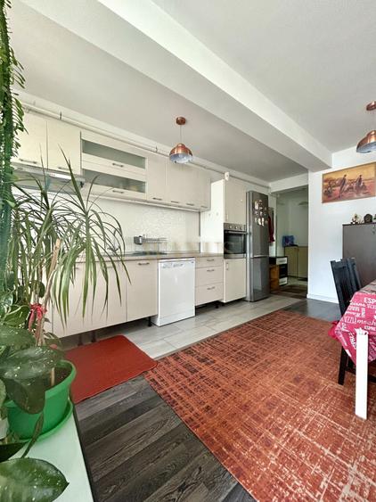 Apartament de 3 camere, parcare cf individual, zona Terra - 1