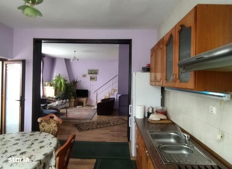 Casă cu 5 camere cu Teren 450 Mp în Copou
