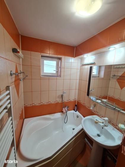 Apartament cu 2 camere, mobilat în Romanilor