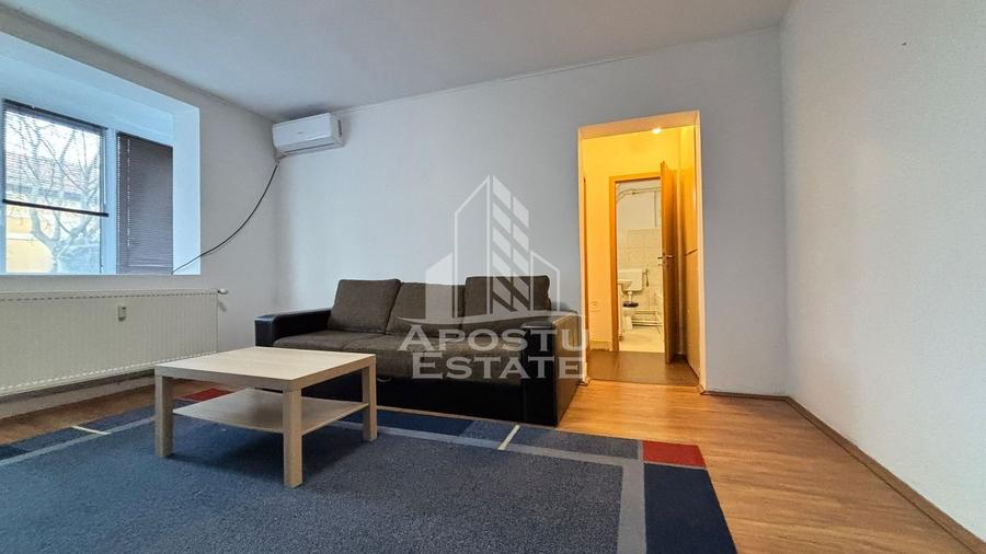Apartament cu 2 camere semidecomandat, mobilat în Complex Studențesc