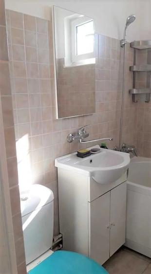 Apartament cu 2 camere decomandat în Girocului