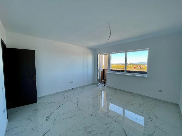 Apartament cu 3 camere decomandat în Sânpetru