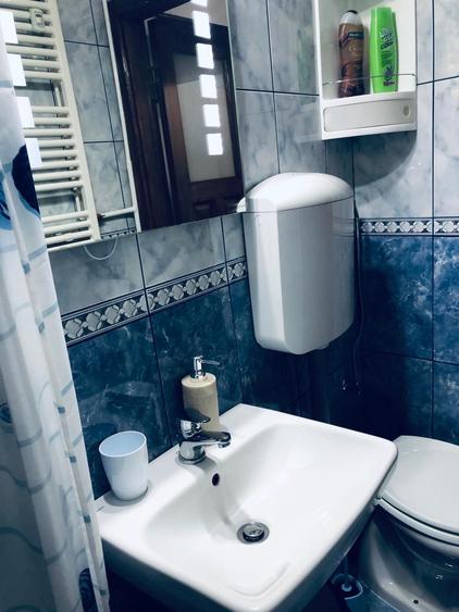 Garsonieră decomandată în 1 Mai