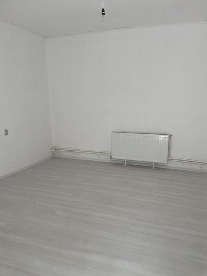 Casă cu 4 camere în Vinga
