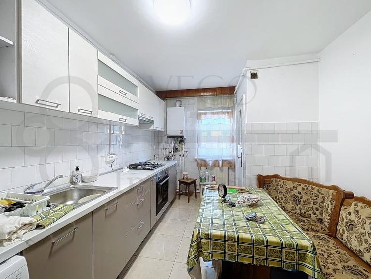 Apartament cu 3 camere decomandat, mobilat în Zorilor