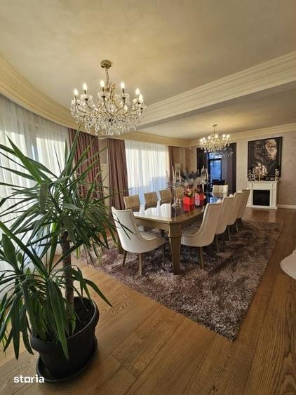 Casă cu 8 camere cu Teren 800 Mp în Plaiul Vulcanești