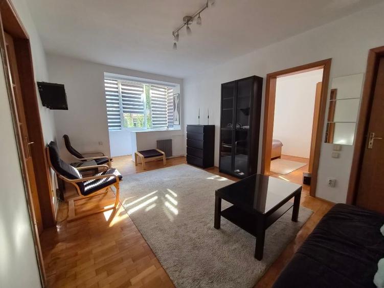 Apartament cu 2 camere semidecomandat, mobilat în Barbu Văcărescu
