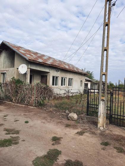 Casă cu 3 camere în Colacu