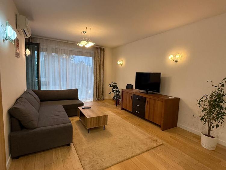 Apartament cu 2 camere semidecomandat, mobilat în Sisești