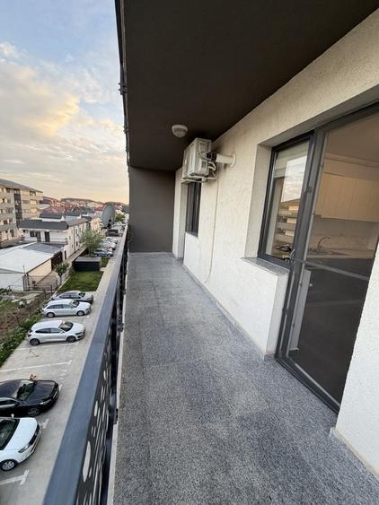 Apartament cu 3 camere decomandat în Fundeni