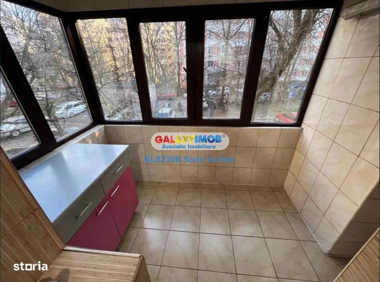 Apartament cu 3 camere decomandat, mobilat în Tei