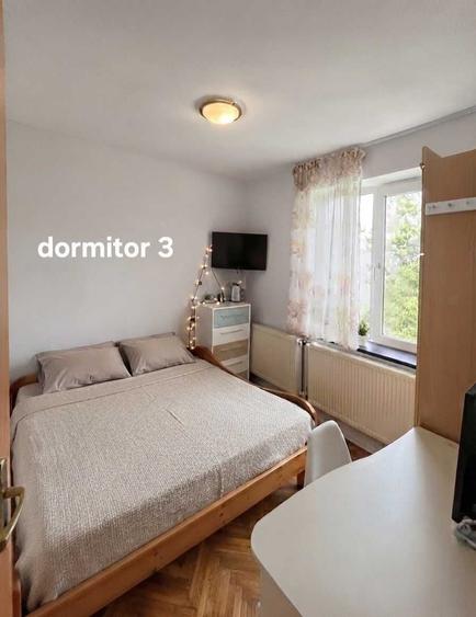 Apartament cu 4 camere decomandat în Central