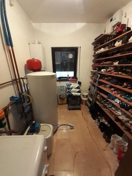 Casă individuală cu 6 camere cu Canalizare în Săftica