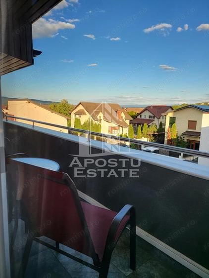Apartament cu 3 camere semidecomandat în Zăvoi