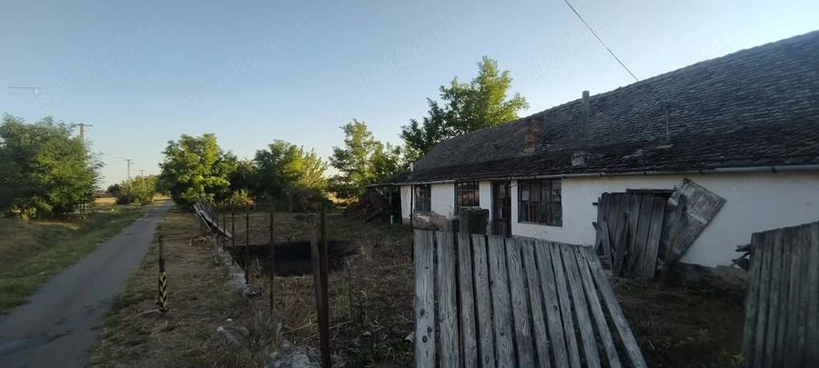 Casă cu Teren 2503 Mp în Central