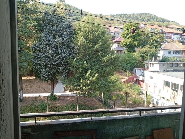 Apartament cu 2 camere decomandat în Sud