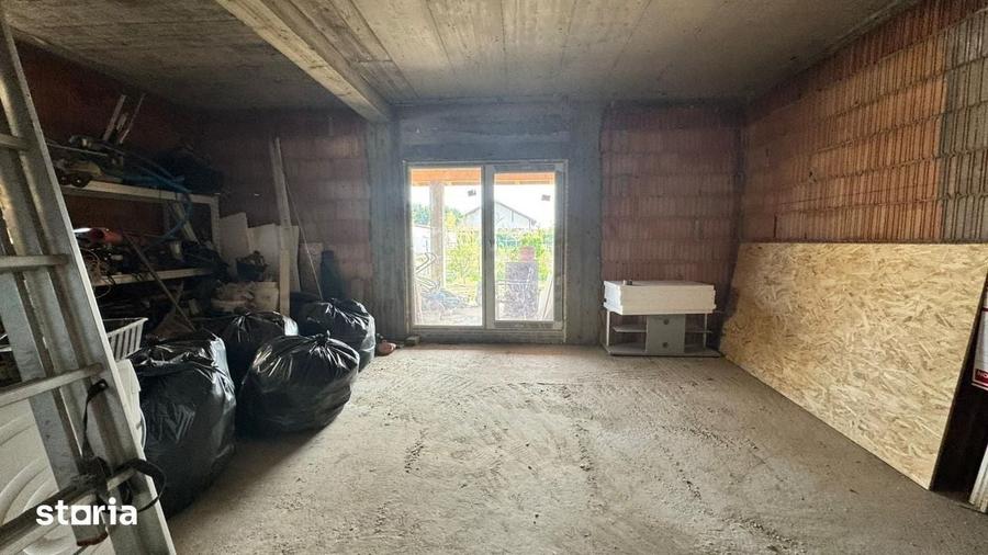 Casă cu 4 camere cu Teren 350 Mp în Tipografilor