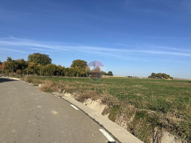 Teren Construcții intravilan de 1122 mp, în Ghigoiești