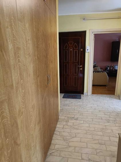 Apartament cu 2 camere decomandat în Piața Centrală