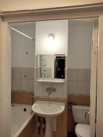 Garsonieră decomandată în Central