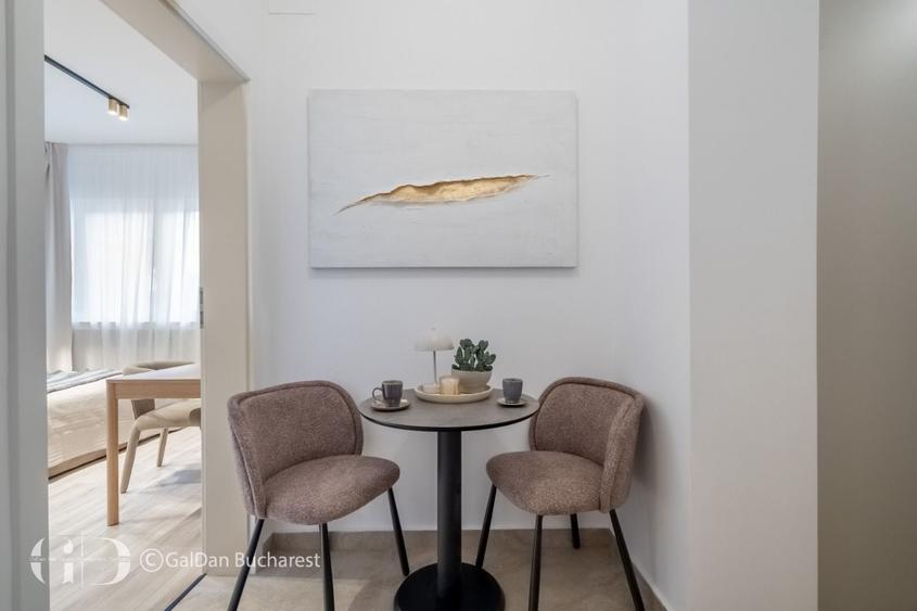 Apartament cu 2 camere decomandat, mobilat în Universitate