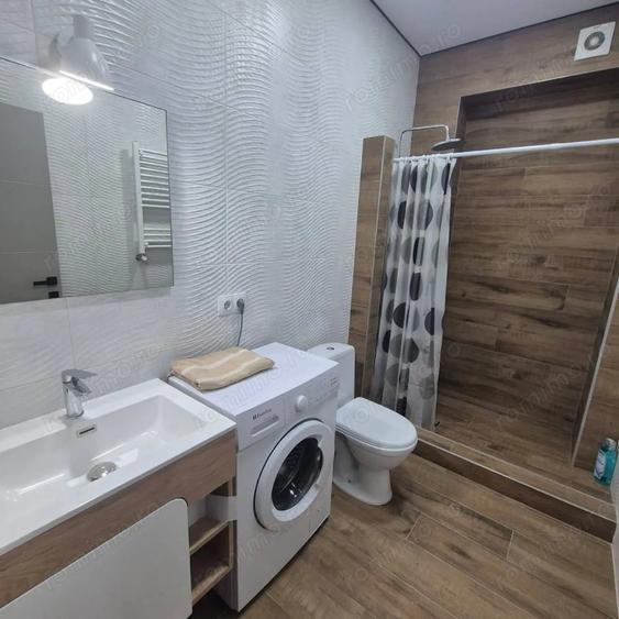 Apartament cu 3 camere decomandat în Vlahuță