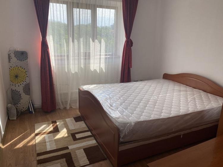 Apartament cu 2 camere semidecomandat în 1 Mai