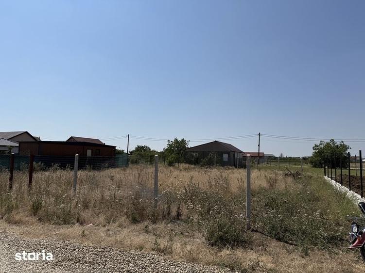 Teren de 462 mp, în Livada