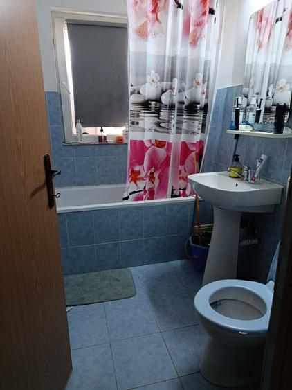 Apartament cu 2 camere semidecomandat în Ostroveni