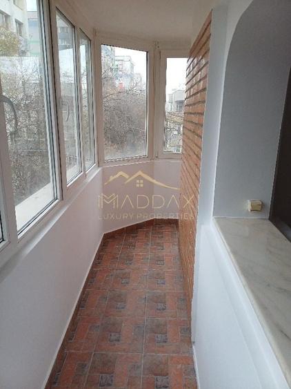 Apartament cu 4 camere decomandat în Dorobanți