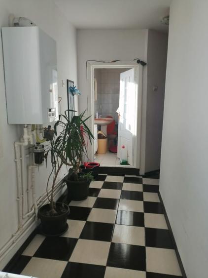 Casă individuală cu 4 camere cu Teren 120 Mp în Central