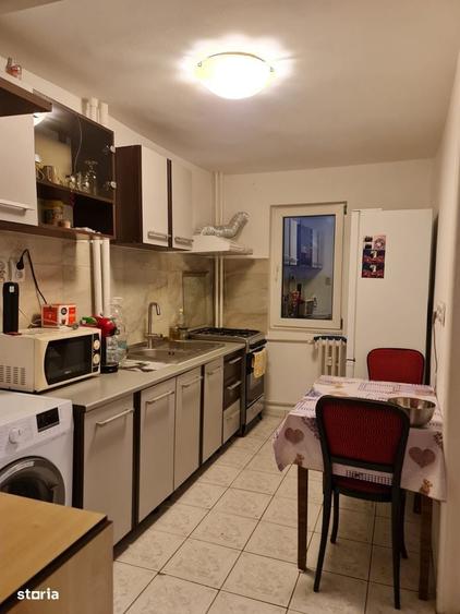 Apartament cu 2 camere semidecomandat în Berceni