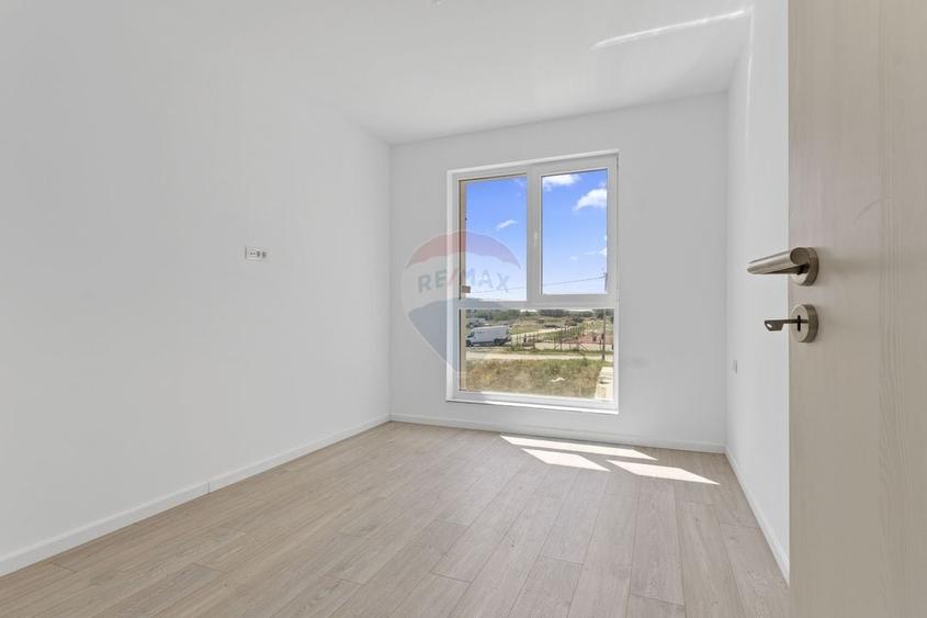Apartament cu 3 camere de vânzare și parcare, bloc nou, zona Giroc - 14
