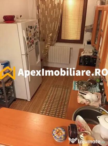 Apartament cu 3 camere semidecomandat în Prelungirea Ghencea