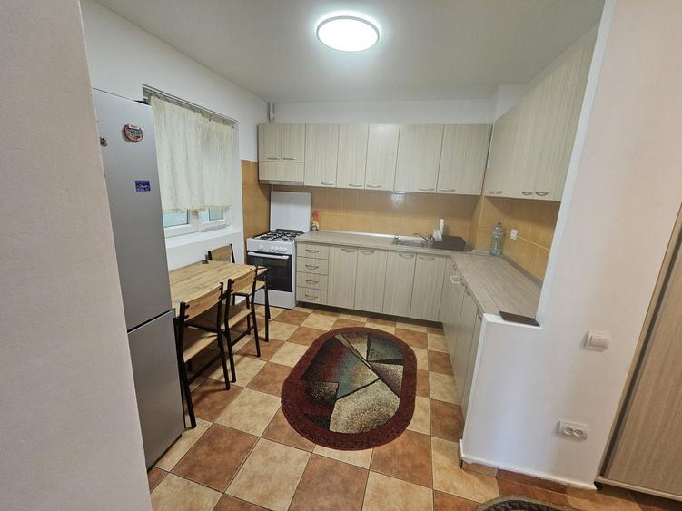 Apartament cu 3 camere decomandat în Brâncoveanu