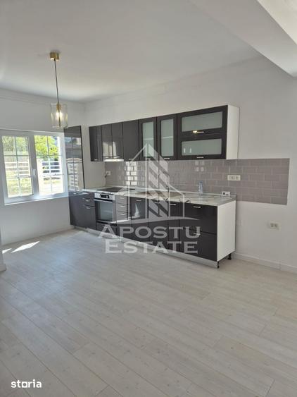 Casă cu 4 camere cu Teren 300 Mp în Moșnița Nouă