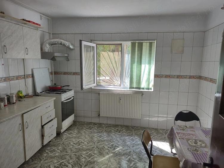 Apartament cu 2 camere decomandat, mobilat în Brâncoveanu