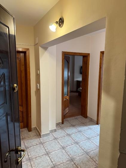 Inchiriez apartament 2 camere - 3