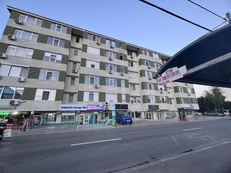 Garsonieră decomandată în Roșu
