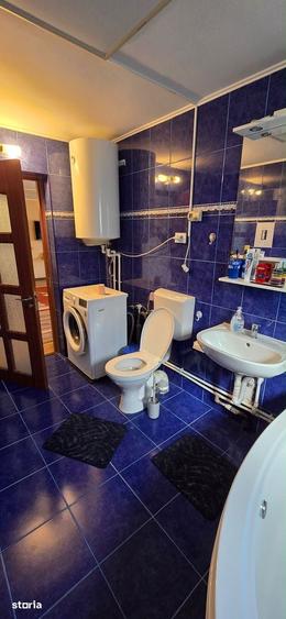 Casă cu 3 camere cu Teren 6400 Mp în Central
