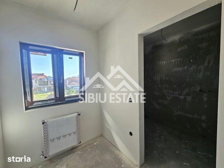 Casa noua 4 dormitoare, spatiu bun pentru familie - 12