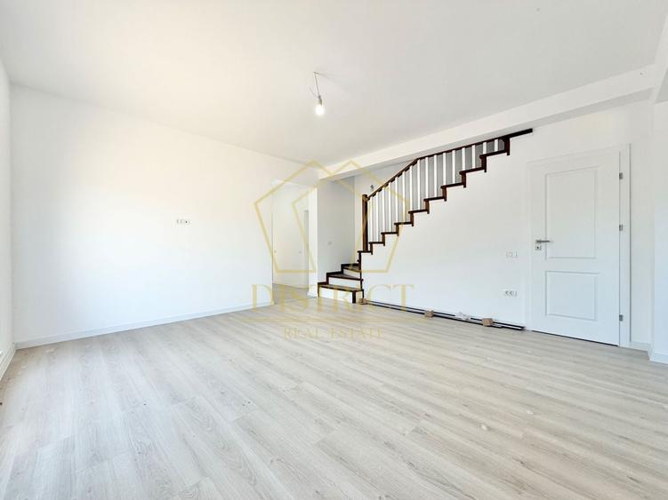Duplex cu 5 camere cu Canalizare în Ghiroda