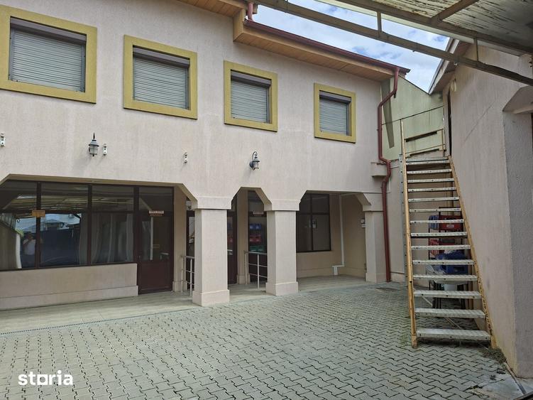 Casă cu 8 camere cu Teren 410 Mp în Central